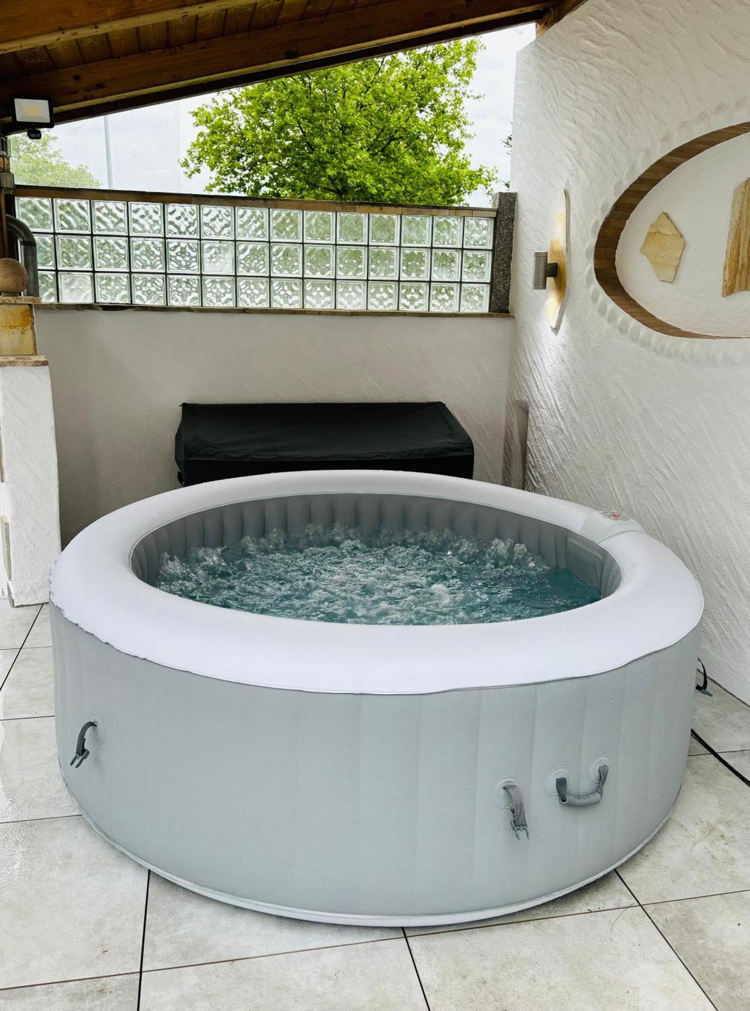 Ferienwohnung Jacuzzi Terrasse 55' Tv Kueche Regendusche Bad Bellingen Exterior foto