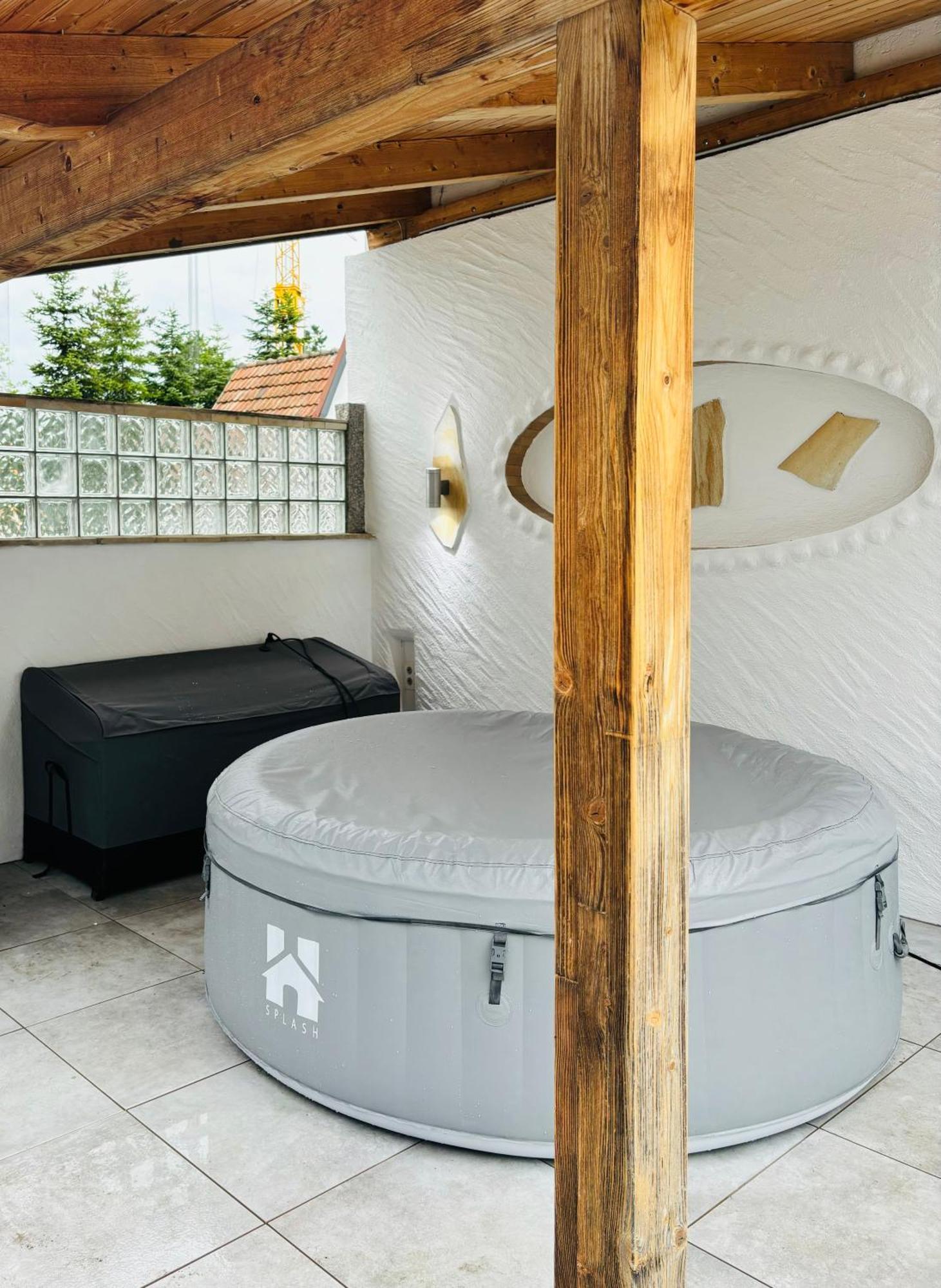 Ferienwohnung Jacuzzi Terrasse 55' Tv Kueche Regendusche Bad Bellingen Exterior foto